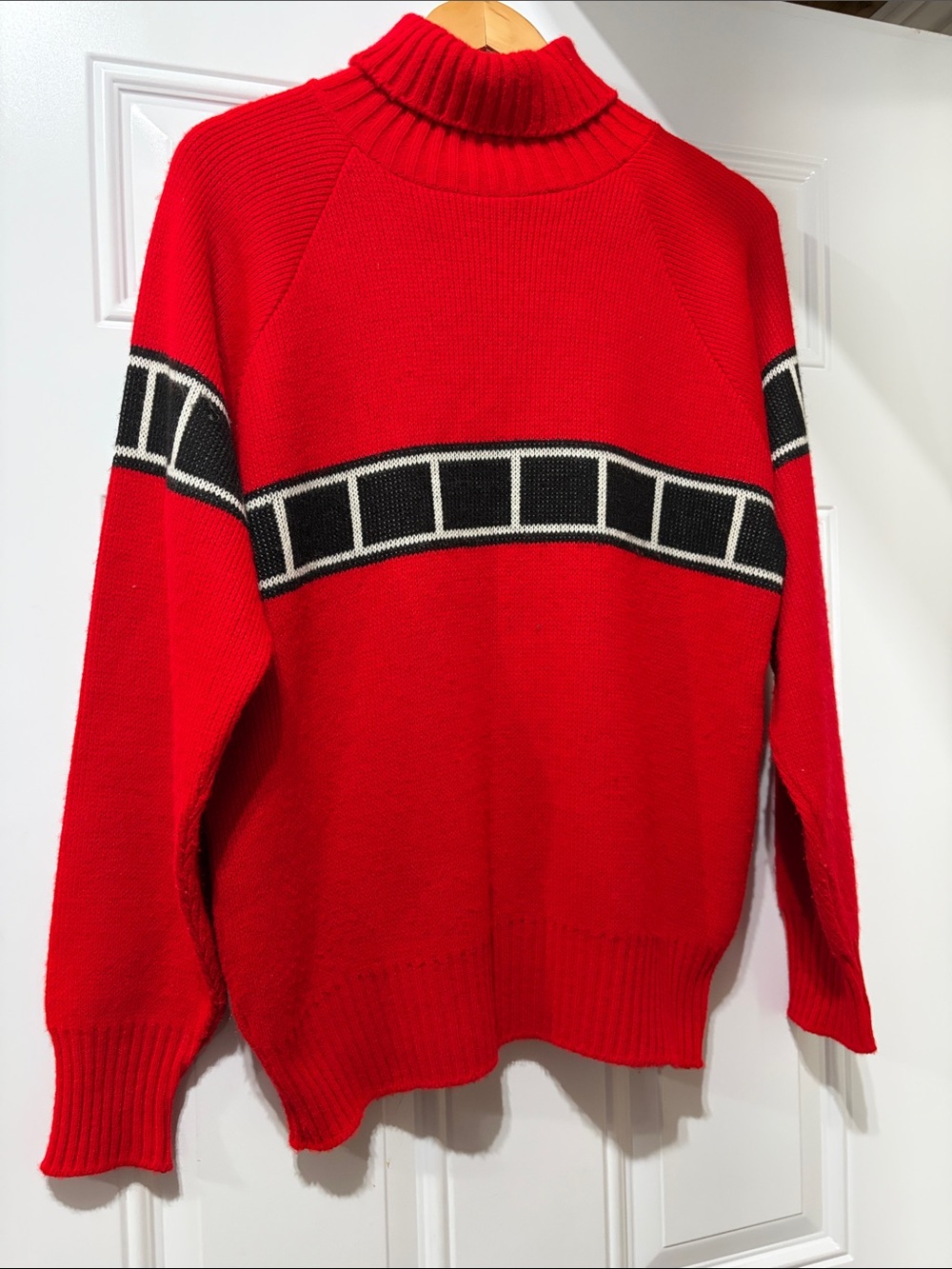 Yamaha fashions 44 (fits chest 42-44) red turtle neck vintage